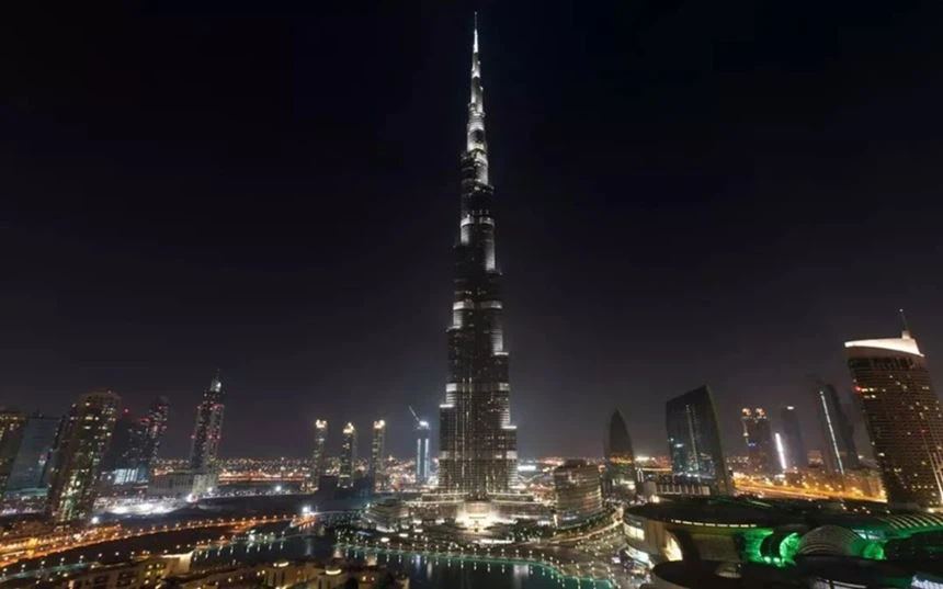 Night lighting view of Burj Khalifa_1 Night lighting view of Burj Khalifa_1